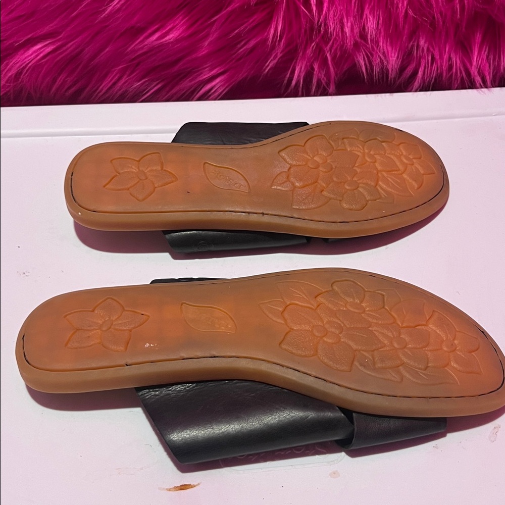 Born Women's Black Leather Slide Sandals - Picture 5 of 6